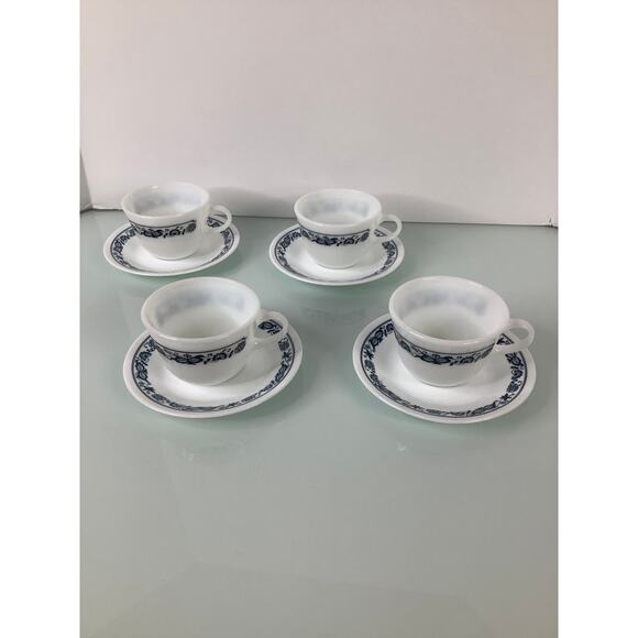 Vintage Pyrex Old Town Blue 4 coffee cup with saucers EUC - Picture 1 of 6